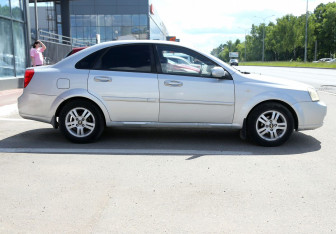 Подержанный автомобиль Chevrolet Lacetti Sedan 2008 года (7 фото)