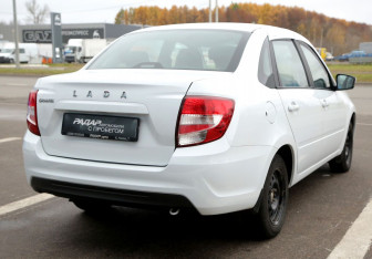 Подержанный автомобиль LADA (ВАЗ) Granta Sedan 2022 года (6 фото)