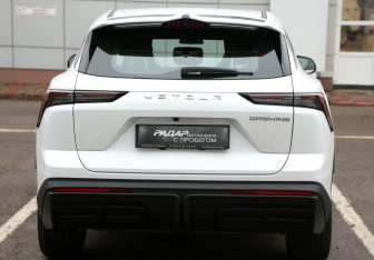 Подержанный автомобиль Jetour Dashing 2023 года (5 фото)