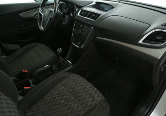 Подержанный автомобиль Opel Mokka 2013 года (9 фото)