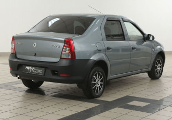 Подержанный автомобиль Renault Logan Sedan 2012 года (4 фото)