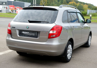 Подержанный автомобиль Skoda Fabia Wagon 2011 года (6 фото)