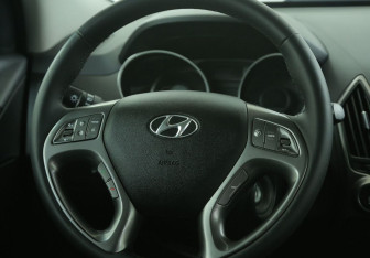 Подержанный автомобиль Hyundai ix35 2014 года (16 фото)