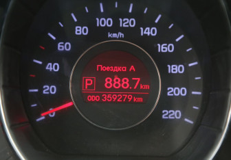 Подержанный автомобиль Kia Rio Sedan 2012 года (19 фото)
