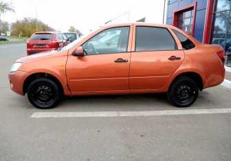 Подержанный автомобиль LADA (ВАЗ) Granta Sedan 2013 года (8 фото)