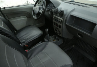 Подержанный автомобиль Renault Logan Sedan 2008 года (10 фото)