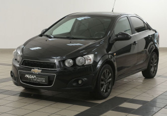 Подержанный автомобиль Chevrolet Aveo Sedan 2012 года (8 фото)
