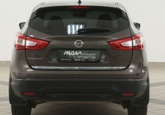 Подержанный автомобиль Nissan Qashqai 2014 года (3 фото)