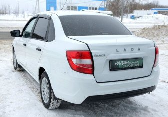 Подержанный автомобиль LADA (ВАЗ) Granta Sedan 2022 года (4 фото)