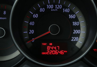 Подержанный автомобиль Kia Cerato Sedan 2010 года (18 фото)