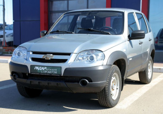 Подержанный автомобиль Chevrolet Niva 2014 года (3 фото)