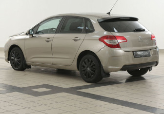 Подержанный автомобиль Citroen C4 Hatchback 2012 года (2 фото)