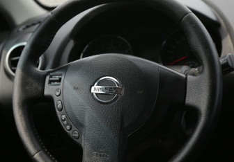 Подержанный автомобиль Nissan Qashqai+2 2012 года (16 фото)