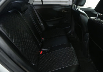 Подержанный автомобиль Toyota Corolla Sedan 2008 года (11 фото)