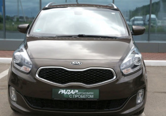 Подержанный автомобиль Kia Carens 2016 года (2 фото)