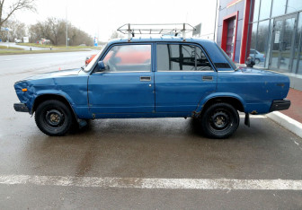 Подержанный автомобиль LADA (ВАЗ) 2105 2005 года (8 фото)