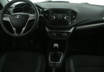Подержанный автомобиль LADA (ВАЗ) Vesta Sedan 2016 года (12 фото)