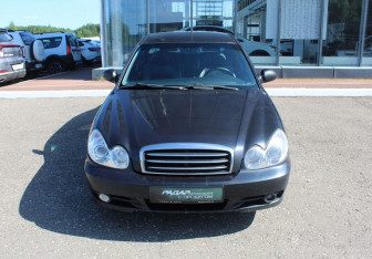 Подержанный автомобиль Hyundai Sonata 2008 года (2 фото)