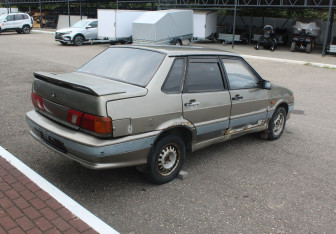 Подержанный автомобиль LADA (ВАЗ) 2115 2002 года (7 фото)