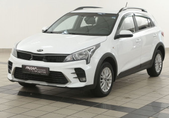Подержанный автомобиль Kia Rio Hatchback 2021 года (8 фото)