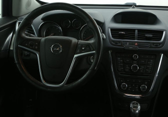 Подержанный автомобиль Opel Mokka 2013 года (14 фото)