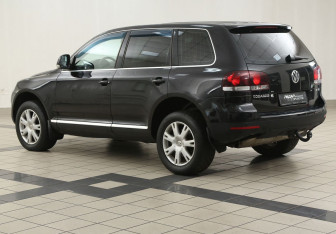 Подержанный автомобиль Volkswagen Touareg 2007 года (2 фото)
