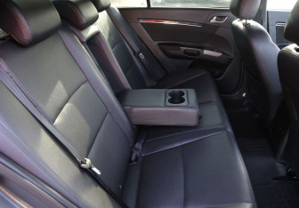 Подержанный автомобиль Geely Emgrand EC7 Sedan 2013 года (11 фото)