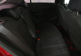 Подержанный автомобиль Chevrolet Aveo Sedan 2014 года (11 фото)