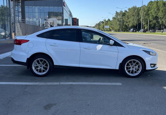 Подержанный автомобиль Ford Focus Sedan 2017 года (3 фото)