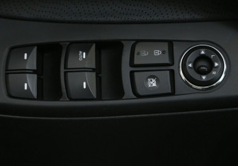 Подержанный автомобиль Hyundai Elantra Sedan 2011 года (17 фото)
