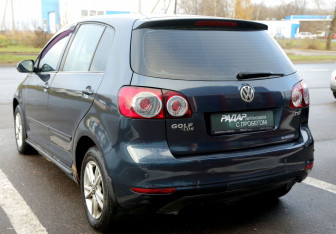 Подержанный автомобиль Volkswagen Golf Plus 2010 года (4 фото)