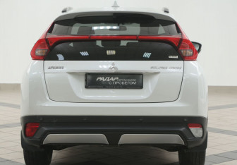 Подержанный автомобиль Mitsubishi Eclipse Cross 2018 года (3 фото)