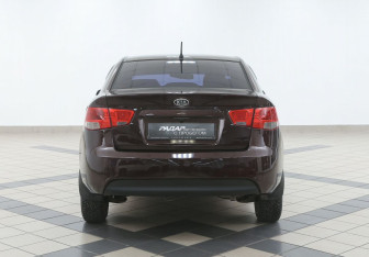 Подержанный автомобиль Kia Cerato Sedan 2011 года (3 фото)