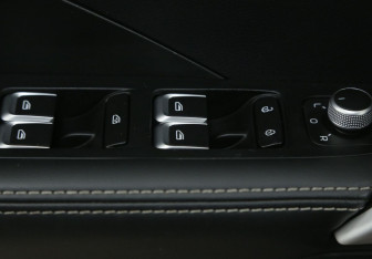 Подержанный автомобиль Geely Coolray 2023 года (17 фото)