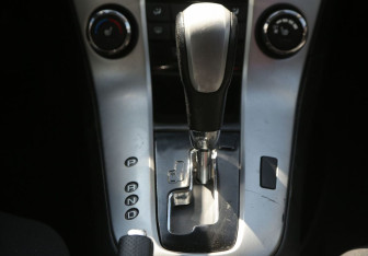 Подержанный автомобиль Chevrolet Cruze Hatchback 2012 года (13 фото)