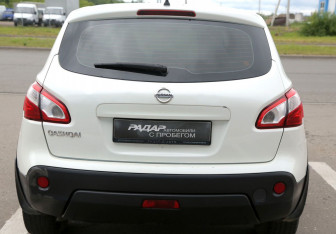 Подержанный автомобиль Nissan Qashqai 2013 года (4 фото)