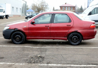 Подержанный автомобиль Fiat Albea 2008 года (8 фото)