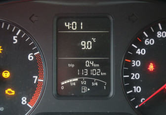 Подержанный автомобиль Volkswagen Polo Hatchback 2010 года (17 фото)