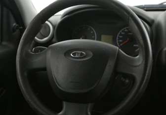 Подержанный автомобиль LADA (ВАЗ) Granta Sedan 2012 года (16 фото)