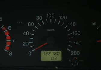 Подержанный автомобиль Chevrolet Niva 2015 года (18 фото)