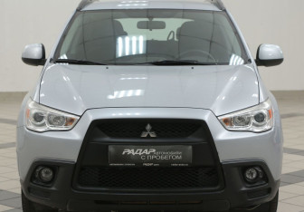 Подержанный автомобиль Mitsubishi ASX 2011 года (6 фото)