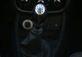 Подержанный автомобиль Renault Duster 2015 года (13 фото)