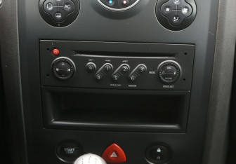 Подержанный автомобиль Renault Megane Sedan 2008 года (13 фото)
