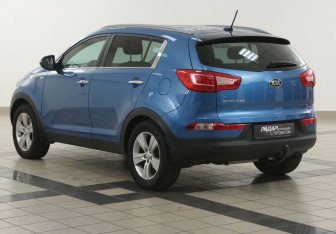 Подержанный автомобиль Kia Sportage 2013 года (2 фото)