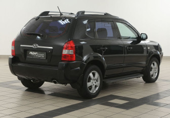 Подержанный автомобиль Hyundai Tucson 2008 года (4 фото)