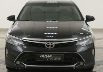 Подержанный автомобиль Toyota Camry Sedan 2017 года (6 фото)
