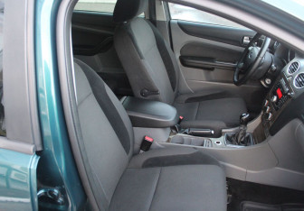 Подержанный автомобиль Ford Focus Sedan 2008 года (11 фото)