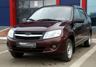 Подержанный автомобиль LADA (ВАЗ) Granta Sedan 2012 года (3 фото)