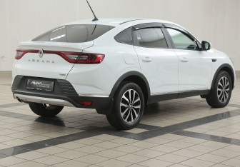 Подержанный автомобиль Renault Arkana 2020 года (4 фото)