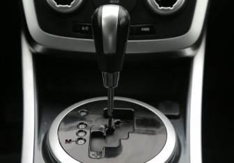 Подержанный автомобиль Mazda CX-7 2008 года (13 фото)